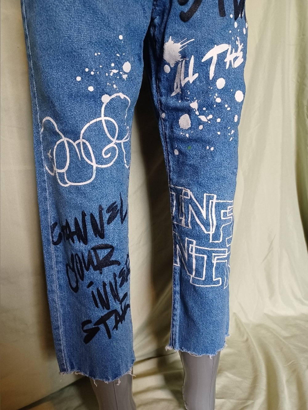 S.o.n.g. Painted Splattered Graffiti Jogger Blue Boyfriend Jeans Raw Hem Ankles - Picture 10 of 13
